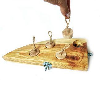 Розвиваюча іграшка кутова для кроликів та папужок